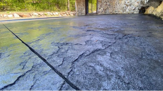 Expert en finition de béton, piscines creusées et coffrage sur la Rive-Nord de Montréal. Soumission gratuite pour vos projets résidentiels et commerciaux.